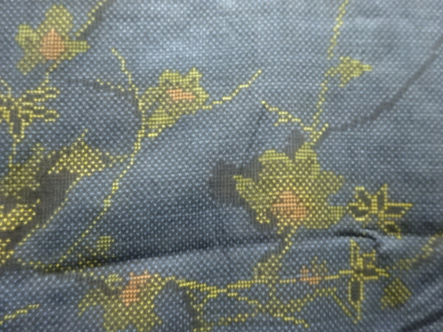 JAPANESE KIMONO / ANTIQUE KIMONO / SILK / DORO OSHIMA TSUMUGI (5 maruki) / WOVEN FLOWER